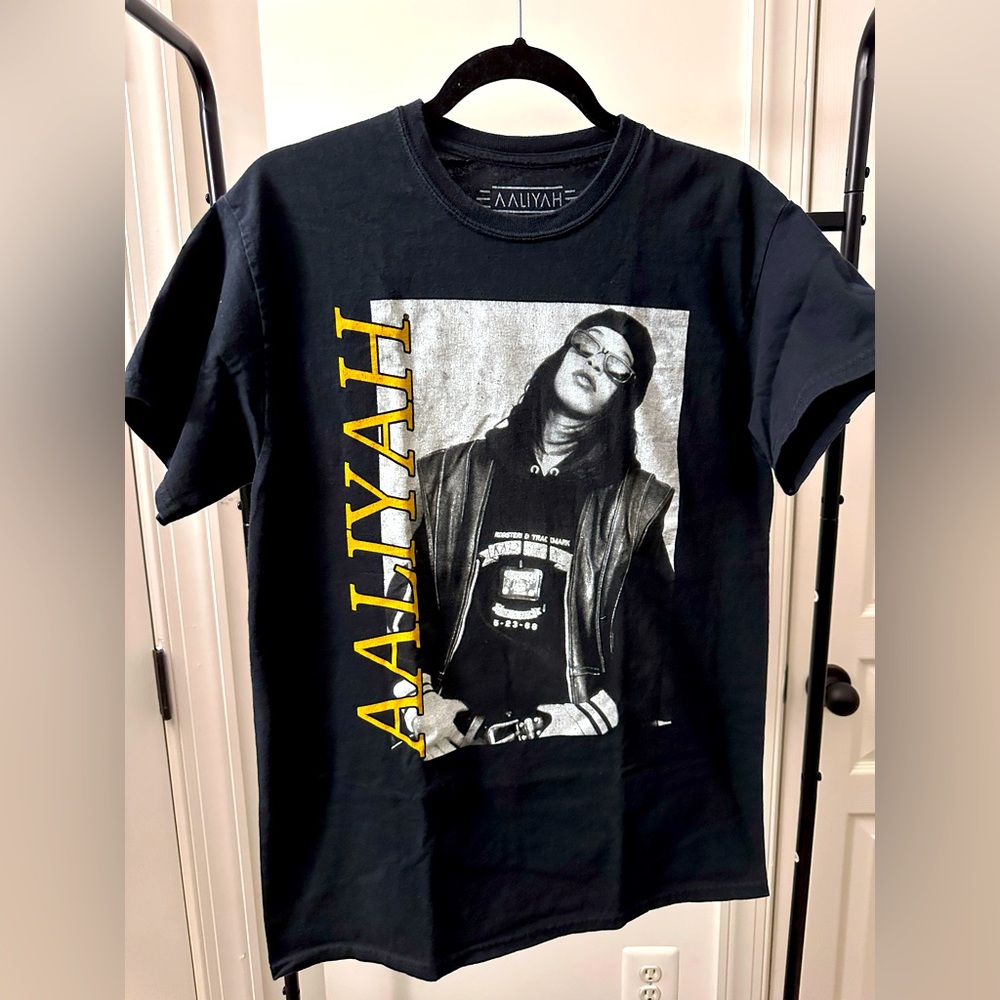 Aaliyah Graphic Tee